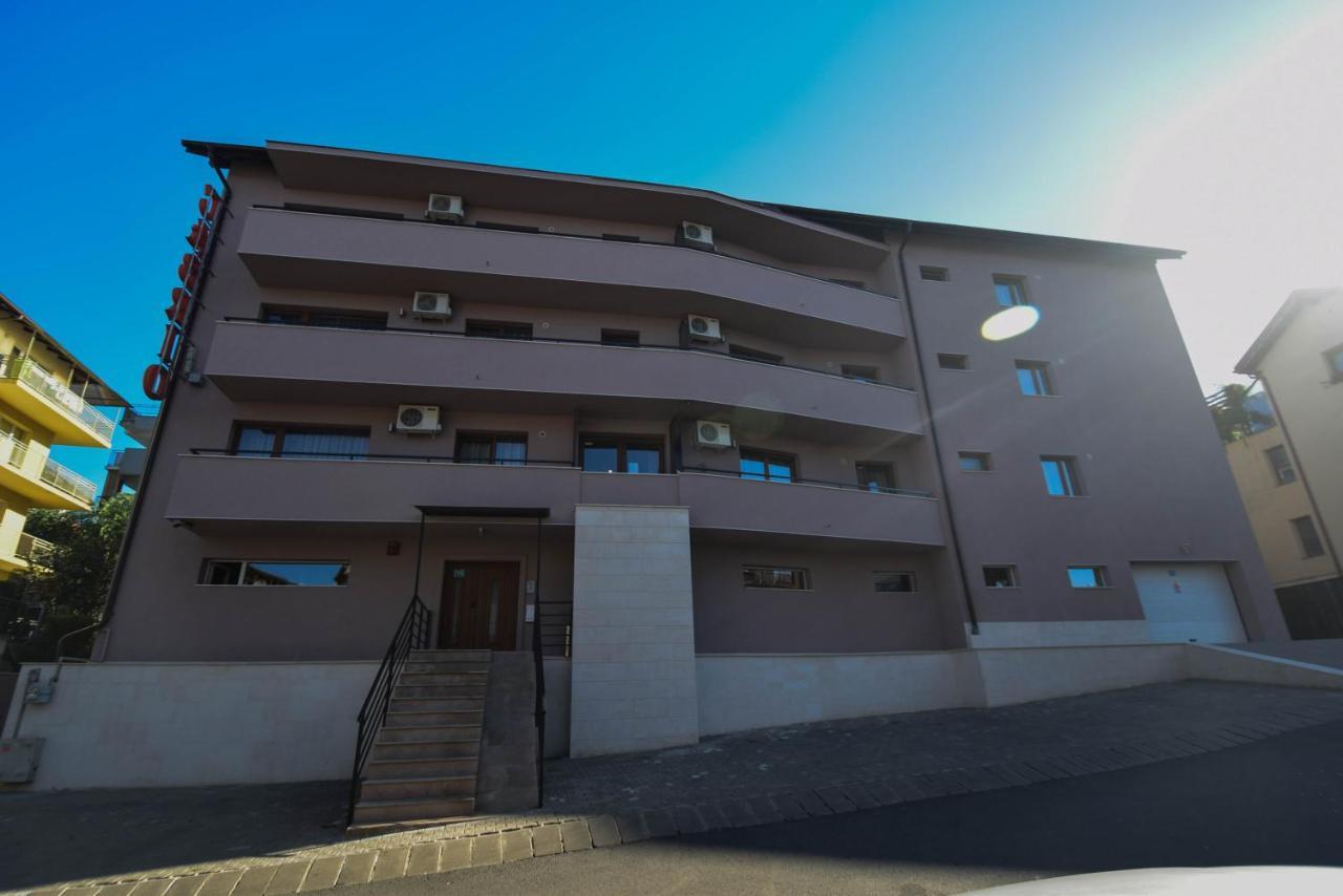 كلوج-نابوكا Cabrio Apart Hotel المظهر الخارجي الصورة